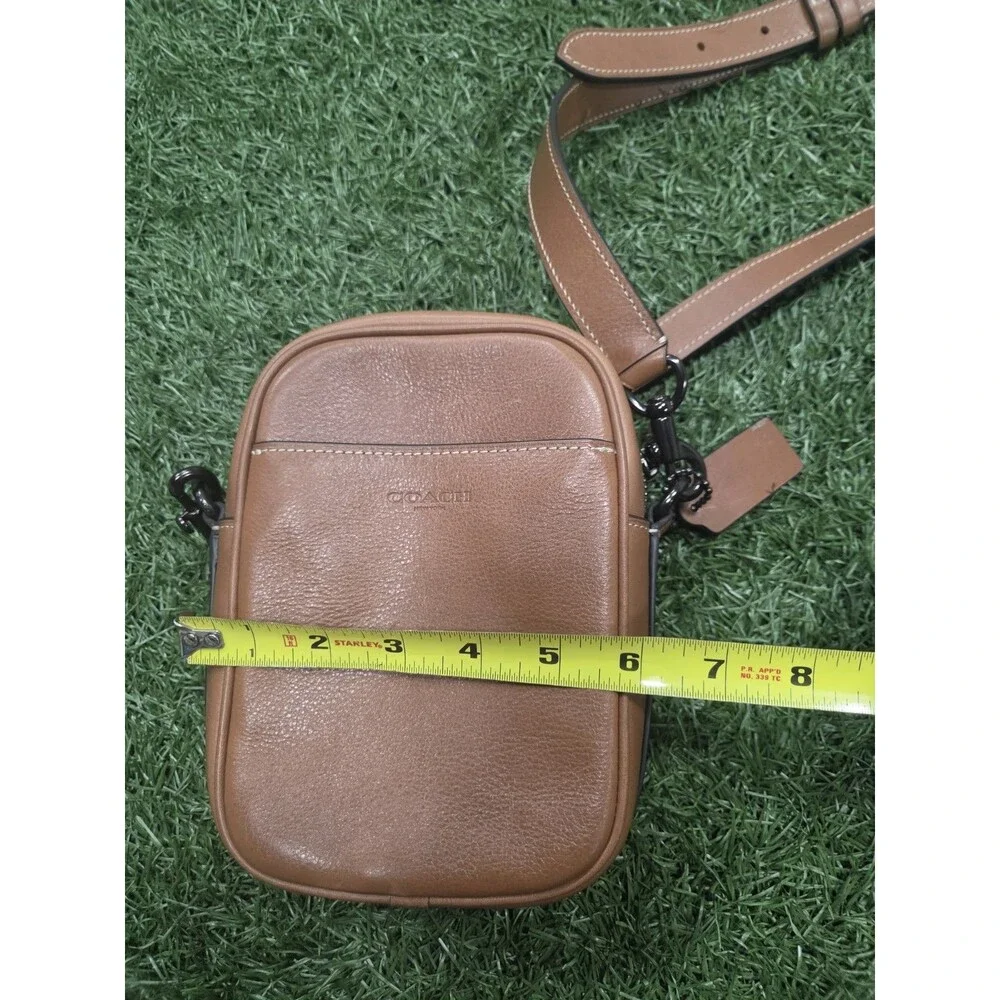 Coach Men Hitch Crossbody Bag Saddle Brown Natural Full Grain Leather CW461